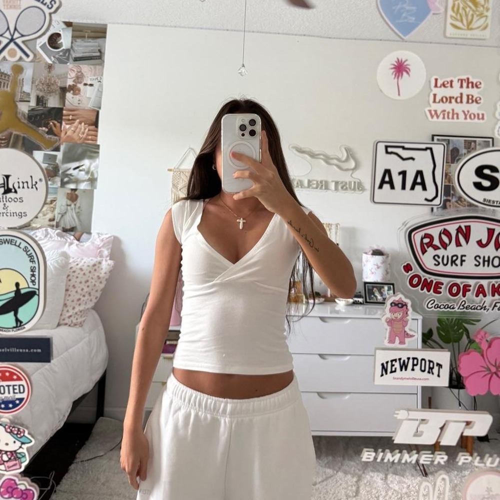 Brandy Melville white top